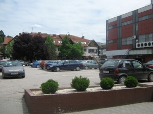 Parkiralište iza Doma kulture