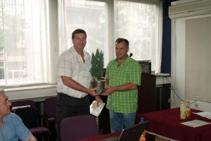 Dodjela nagrade direktoru OŠ Podorašje za najuređenije školsko dvorište