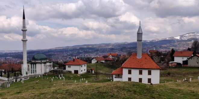 Džamije u džematu Rapatnica sa panoramom Srebrenika