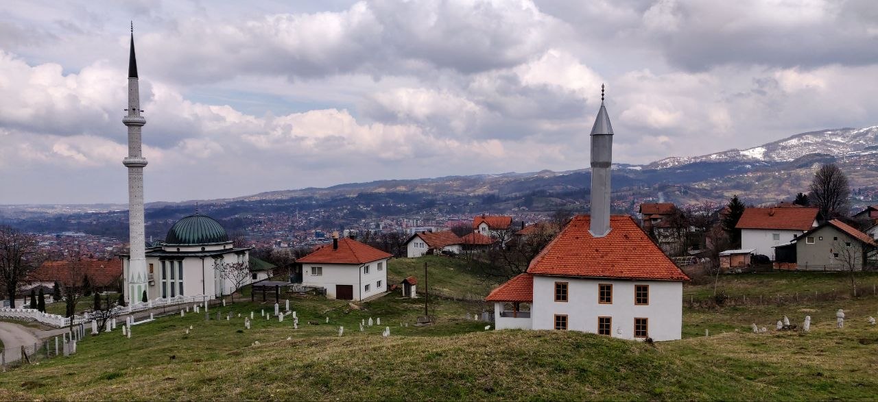 Džamije u džematu Rapatnica sa panoramom Srebrenika