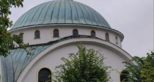 Džamija džemata Srebrenik Centar u Srebreniku