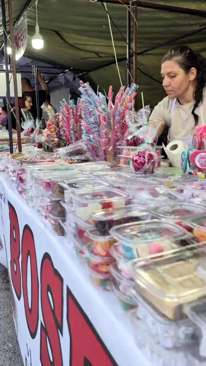 Izložena roba na tradicionalnom vašaru
