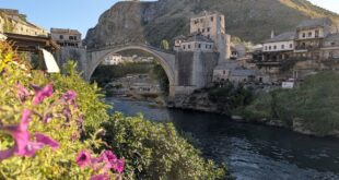 Stari Most u večernjem suncu