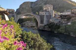 Stari Most u večernjem suncu