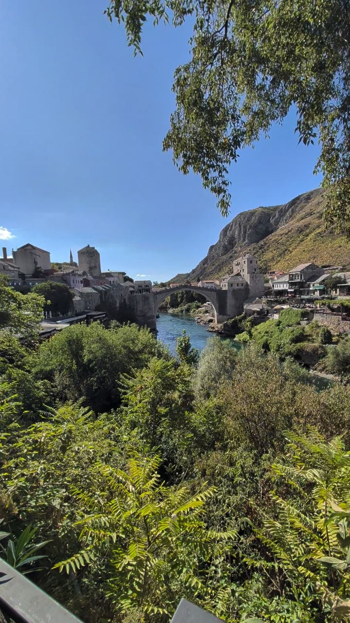 Stari Most i Neretva u Mostaru