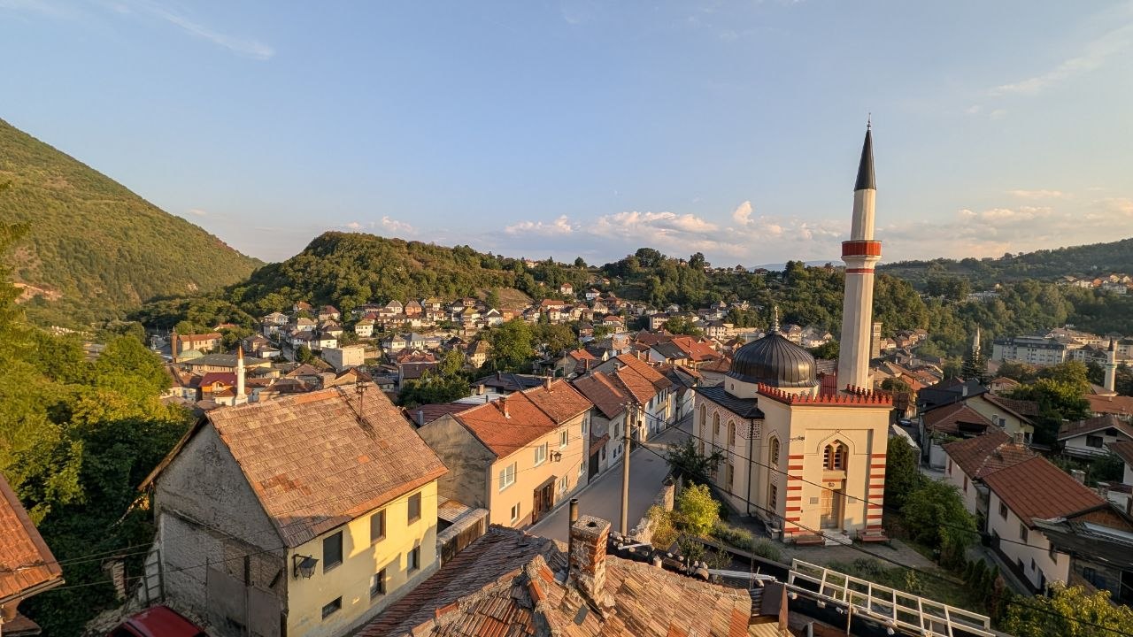 Travničke mahale i džamije