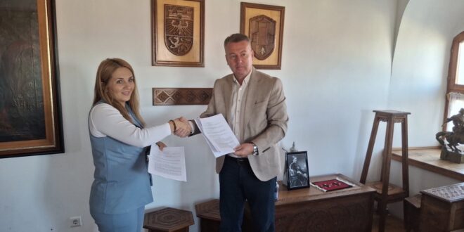 Potpisivanje ugovora za radove na Kuli Husein-kapetana Gradaščevića u Gradačcu
